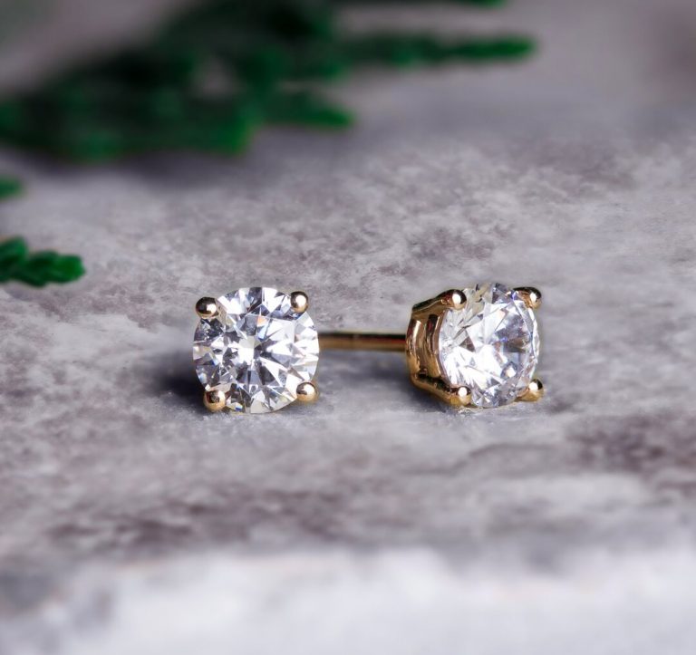 Valentine's Day Diamond Jewelry Gift Guide | Diamondstuds.com Blog