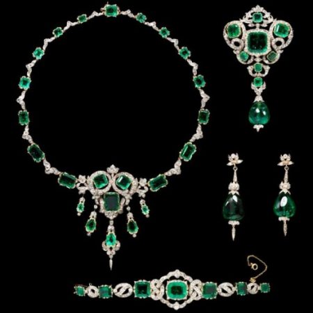 History’s Most Famous Emerald Gems - DiamondStuds News