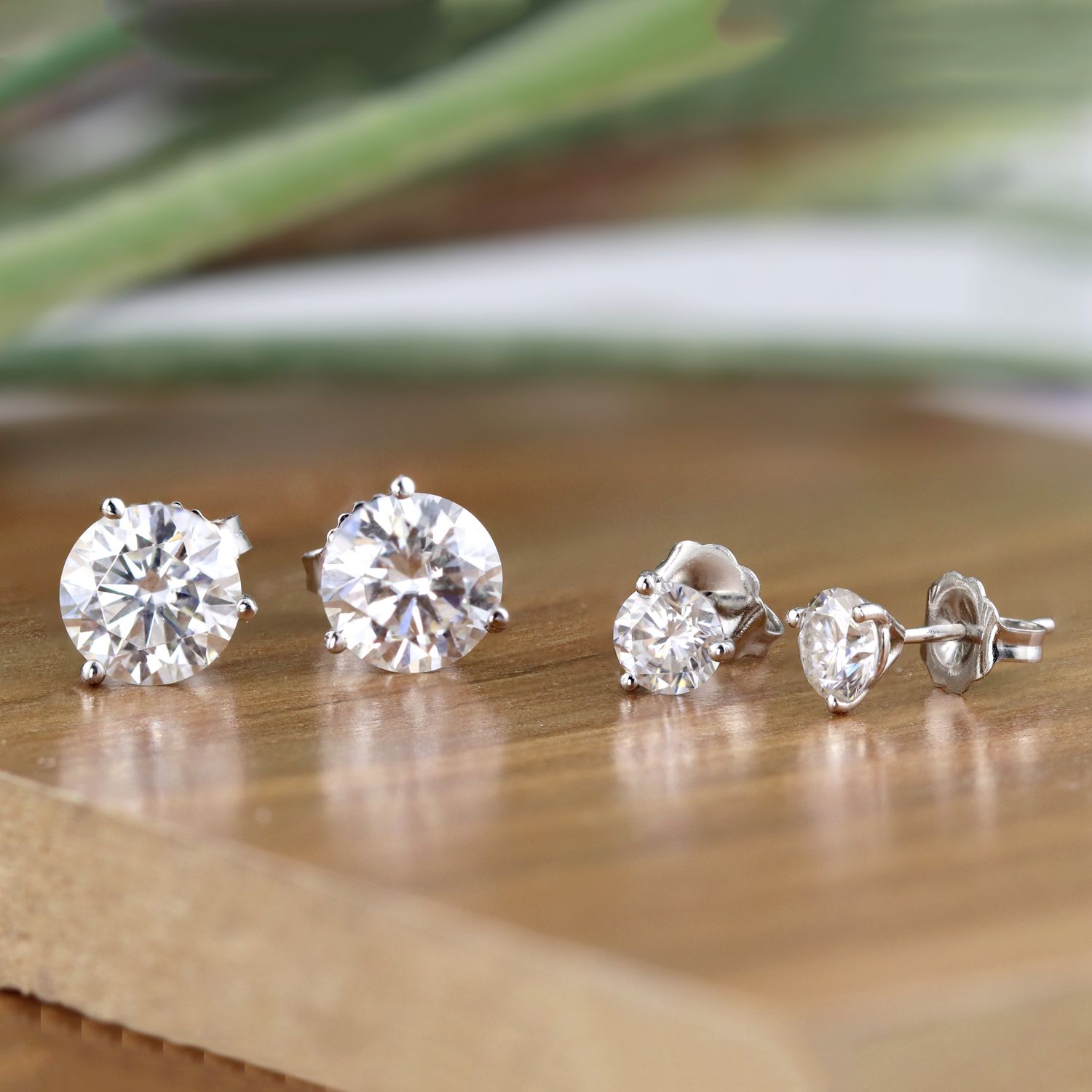 Guide to Diamond Stud Earrings, Diamond Earrings